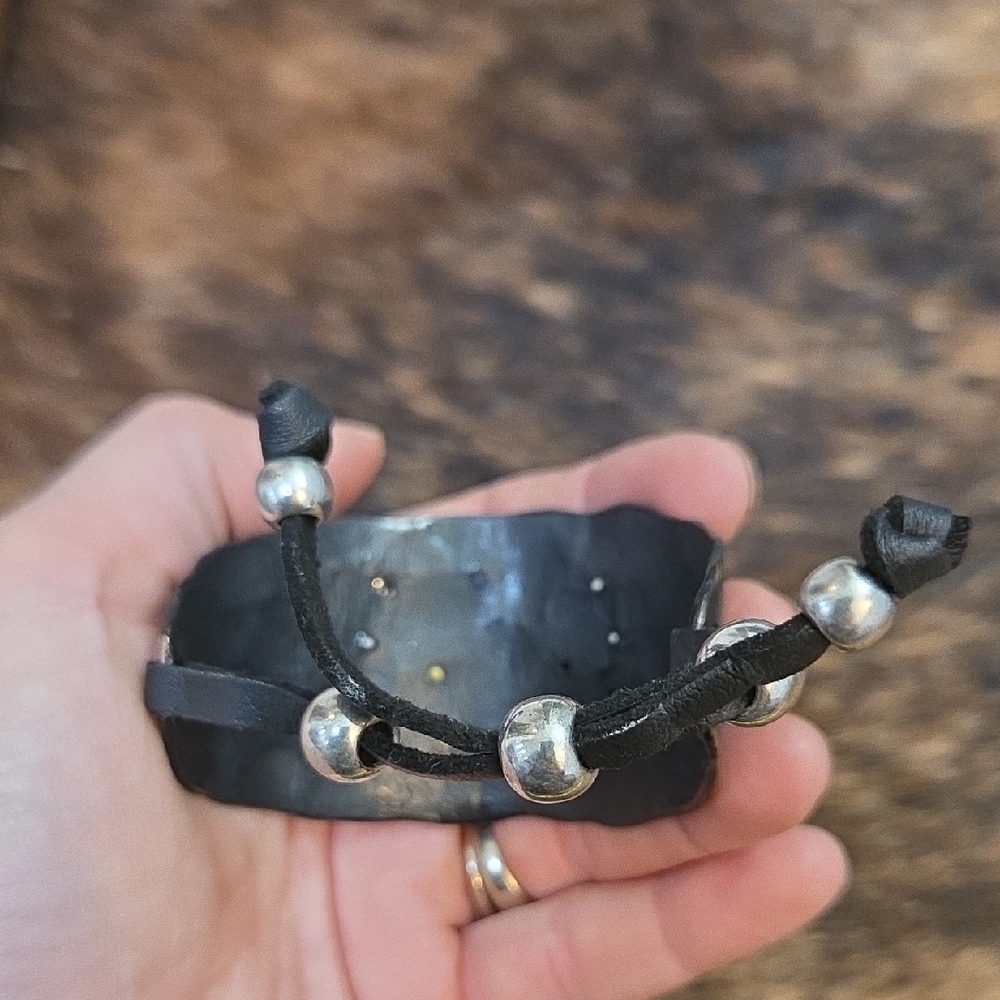 Black and Silver Cross Bracelet - Picture 4 of 4